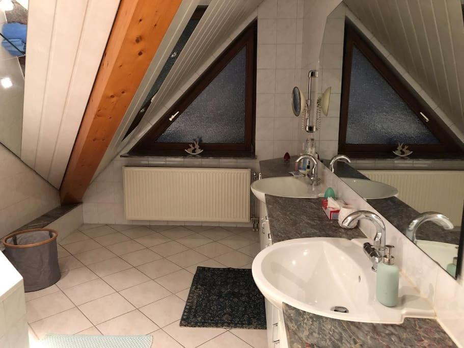 Grosse, Helle Wohnung Fuer Bis Zu 6 Personen Weinheim Eksteriør bilde