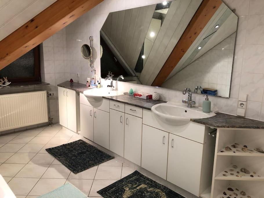 Grosse, Helle Wohnung Fuer Bis Zu 6 Personen Weinheim Eksteriør bilde